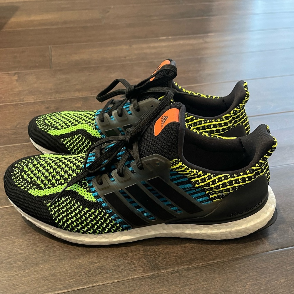 Adidas Ultraboost 5.0 DNA Black Solar Green/Blue GX4103 NIB NEW Sz 10